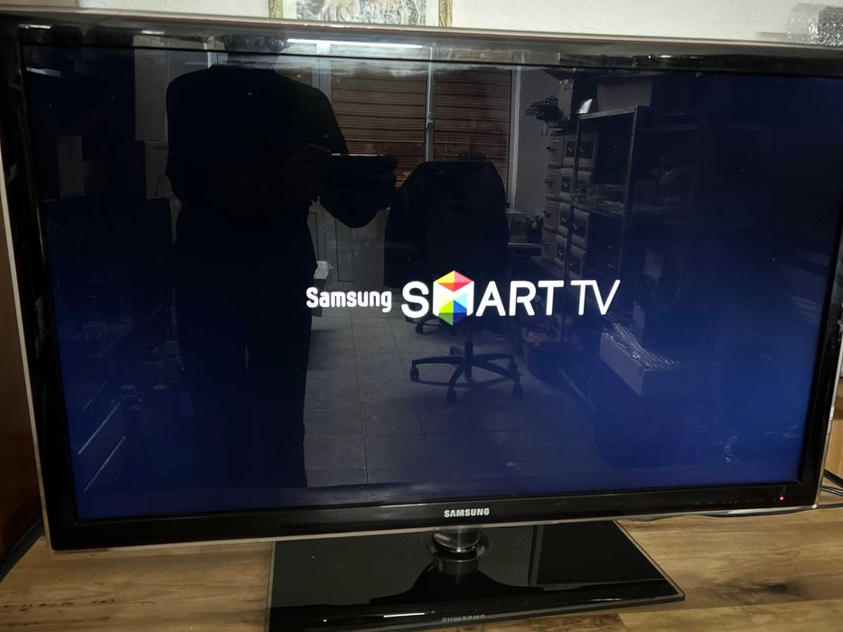 LED телевизор Samsung UE40D5700