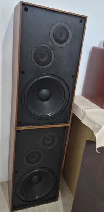 Boxe SA-1200  de la Akai