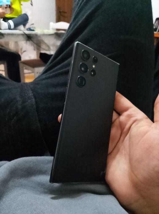 Vand sau schimb samsung s22 ultra putin fisurat le spate