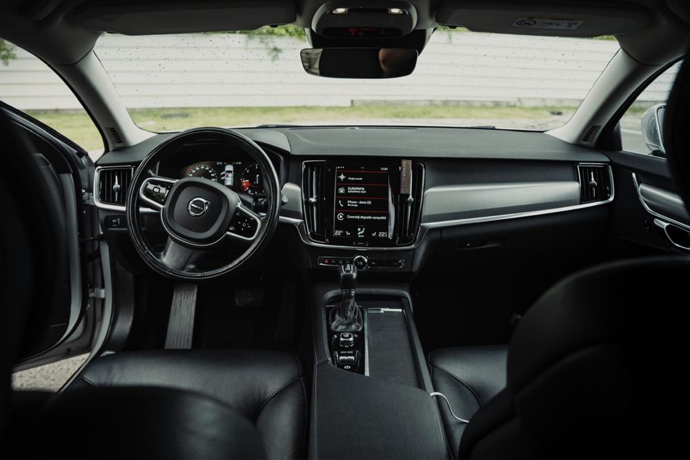 Volvo V90 R-Designe