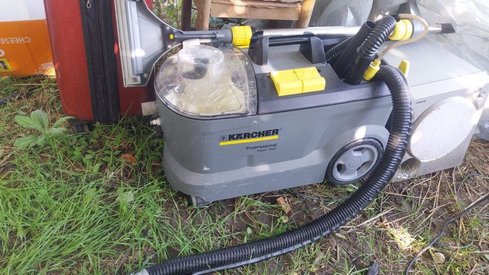 Прахосмукачка Karcher Puzzi 10/2 Profesional Екстрактор Пере и Суши на място Накрайник Седалки