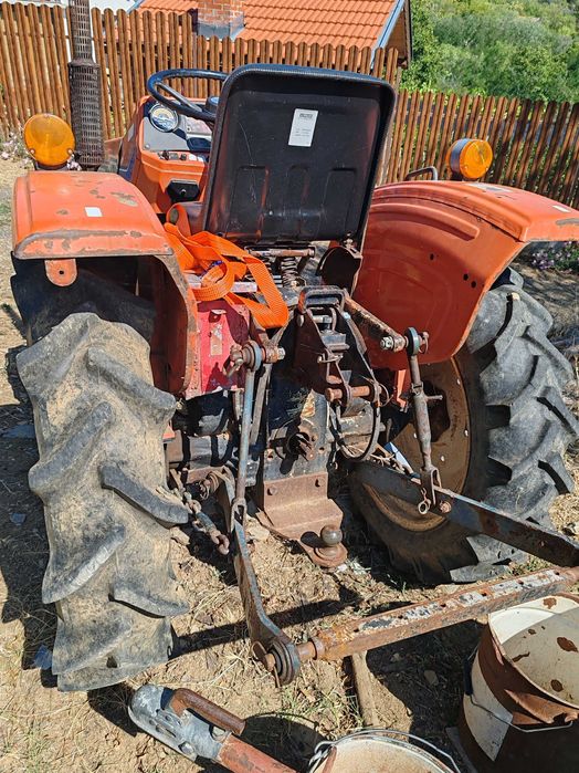 Трактор Hinomoto E184