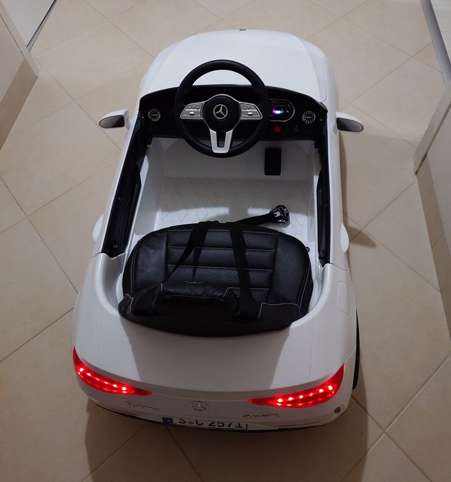 Акумулаторна детска кола Мерцедес-Бенц CLS