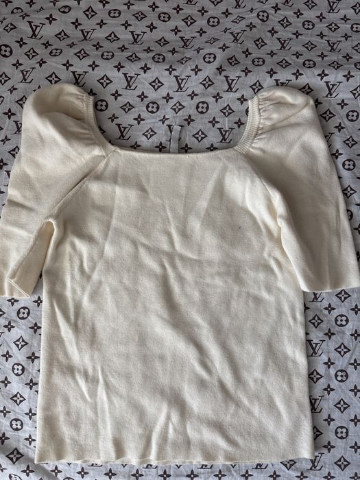 Нежная аккуратная кофта