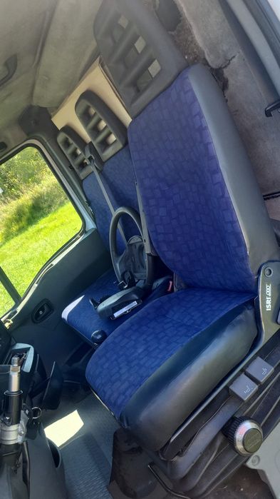 Scaun perna aer iveco