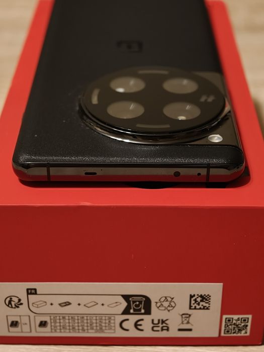 OnePlus 12 (512GB/16 GB RAM) Гаранционен