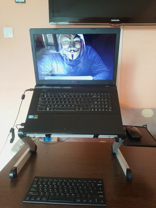 Vand laptop Asus X75VD 17.3 inch.