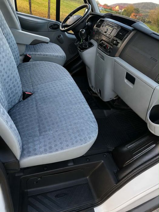 De vânzare Ford Transit  8+1 2013 cu Ac față și spate