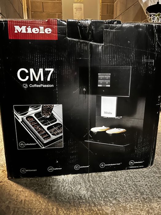 Esspresor Miele CM7500