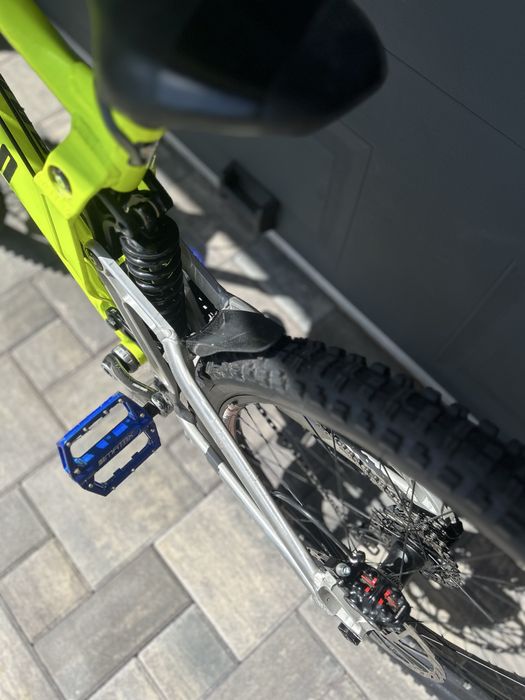 Propain rage ( nu canyon , yt tues , trek,santa cruz,cube,specialized)