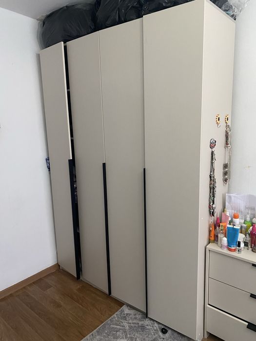 Шкаф для одежды .