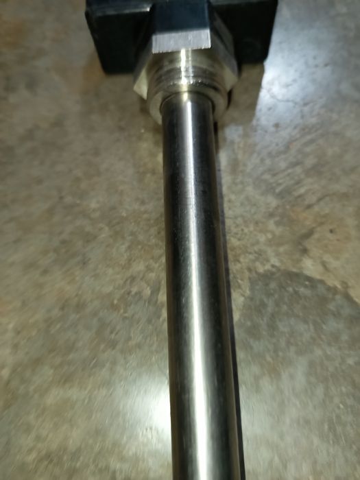 Тэн водяной для биметаллической батареи, с терморегулятором.