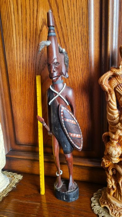 statuieta africana din lemn