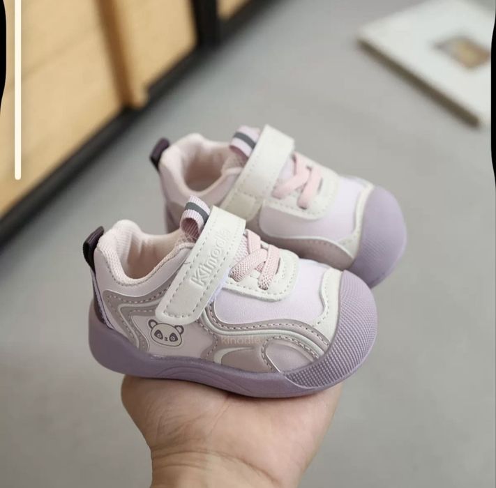 Детские кроссовки