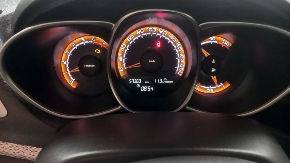 Lada vesta cros sotiladi 2020