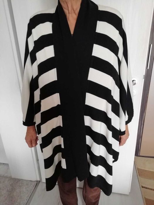 Стилно и елегантно пончо