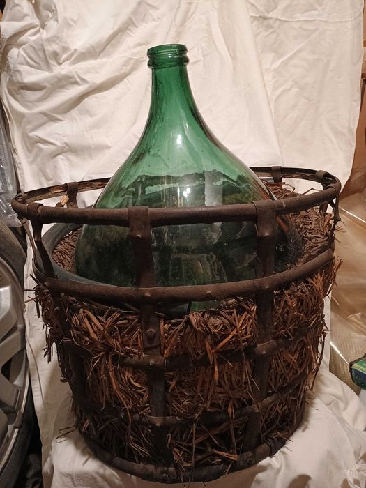 Стъклена дамаджана с кош 30л