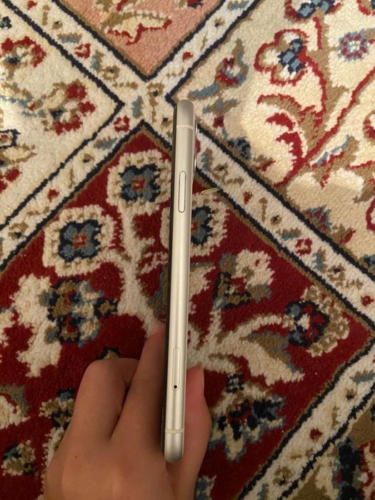 Айфон 11 продам ..