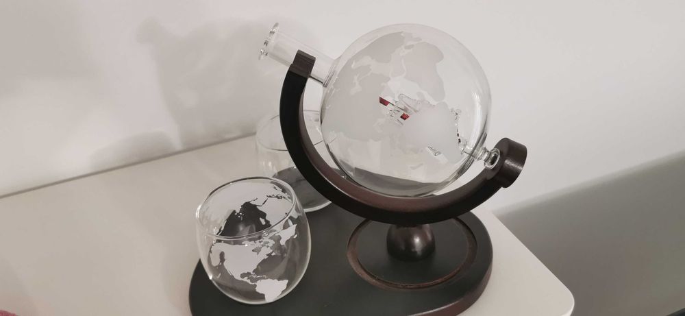 Set decantor globe cu doua pahare