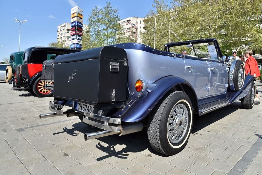 Ретро автомобил под наем