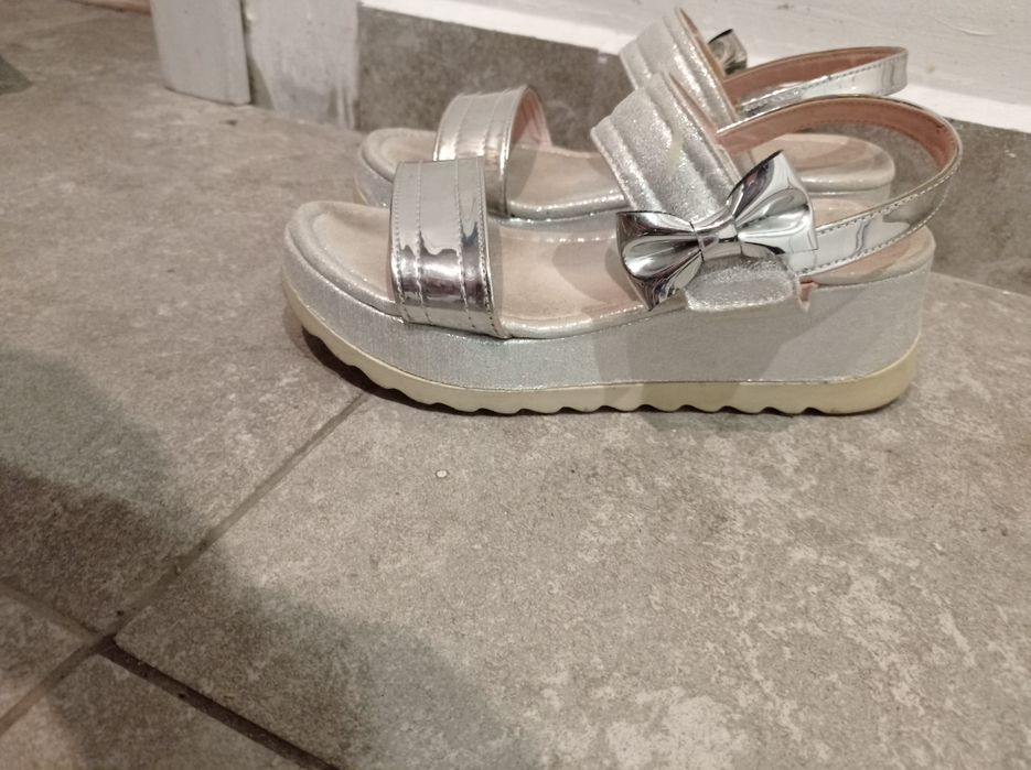 Момичешки обувки