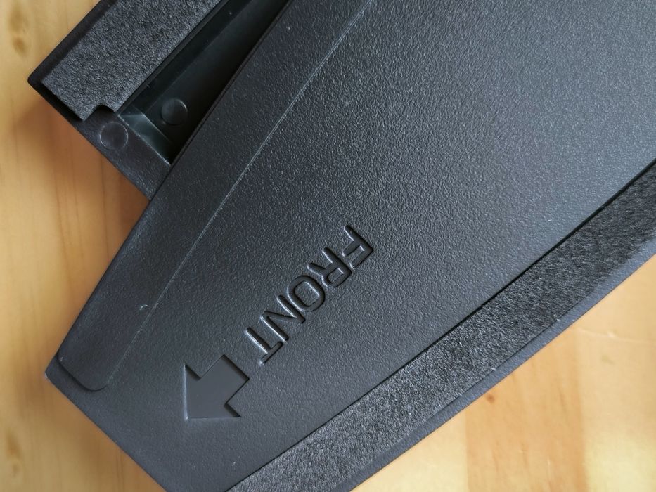 Подставка за вертикално поставяне на PlayStation 3 Slim