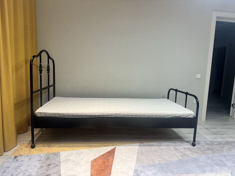 Продам кровать металлическая прочная