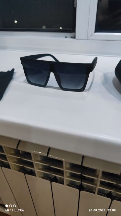 Очки солнцезащитные