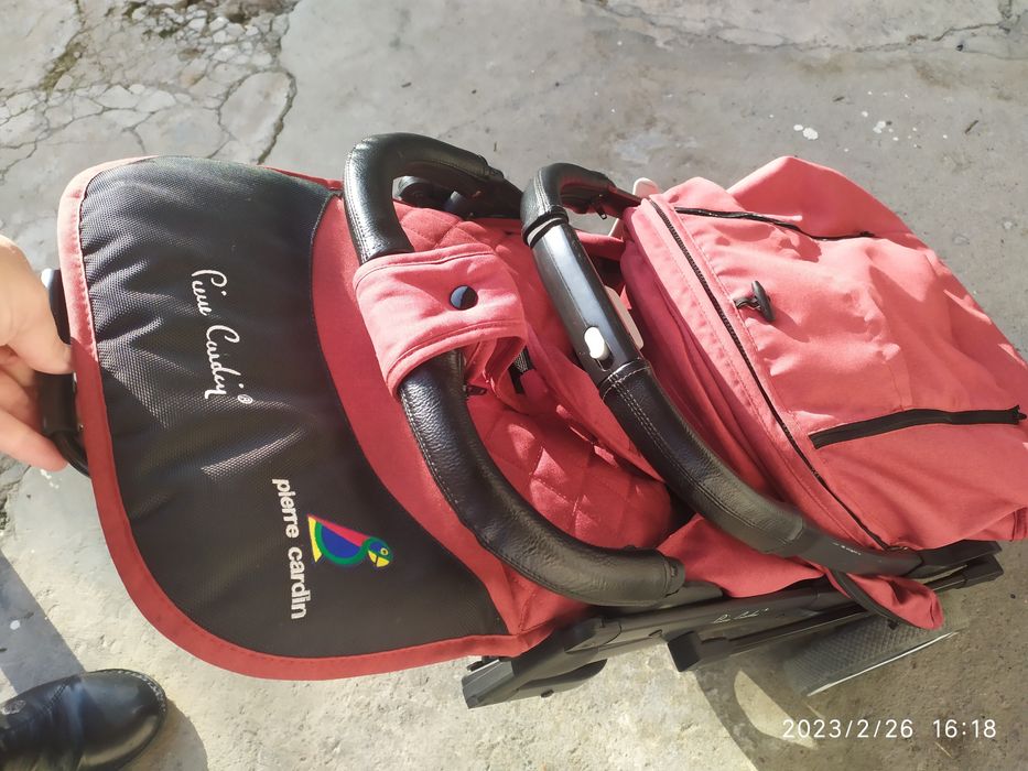 Коляска с сумками очень удобная. Почти новый. Очень хорошим состоянием