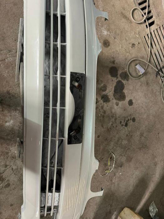 Продам бампер toyota aristo ,lexus