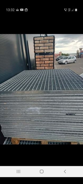 Trepte zincate la diferite dimensiuni debitam la dimensiunea dorită de