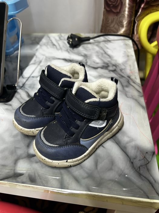 Отдам даром обувь на мальчика