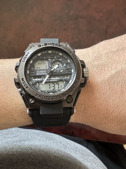 Продам часы. В хорошем состоянии.