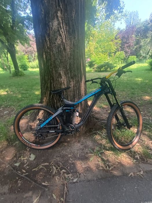 Bicicletă  Giant glory downhill