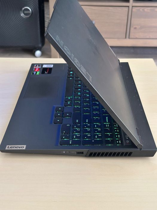 Lenovo Legion 5 Gaming 15ARH05H | Ryzen 5 4600H | 16GB RAM | GTX 1650 4GB | 120Hz | Baterie 6hr