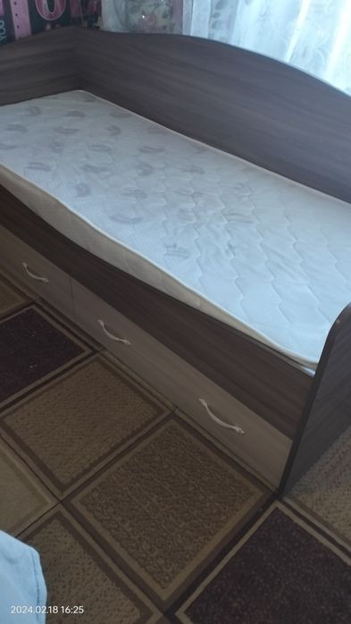 Кровать односпальная