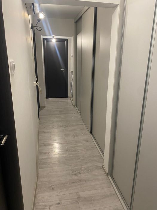 De închiriat apartament 3 camere