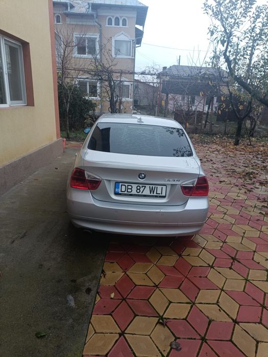 Vând BMW e 90 320i-benzina+gpl