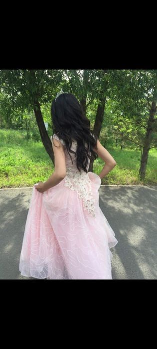 Роскошное вечернее платье