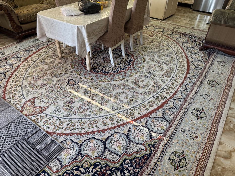 Продам ковёр 5/4 б/у 35000 Алматы