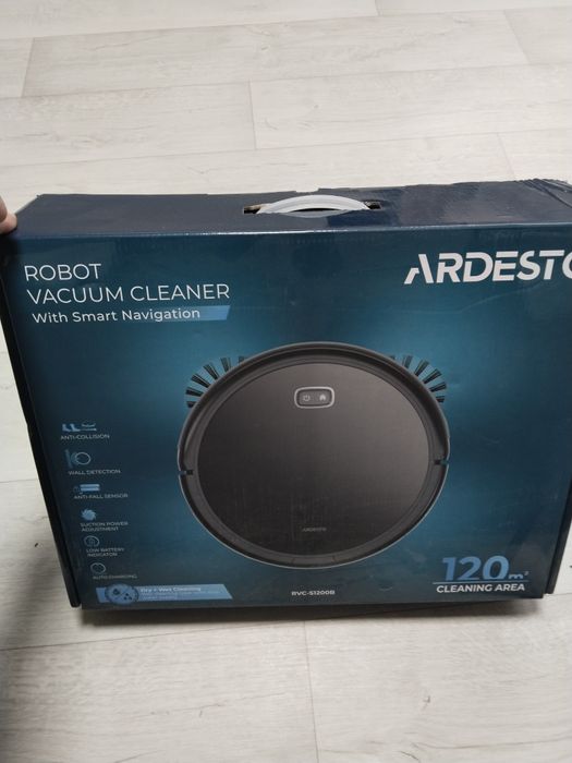 Продам робот пылесос.