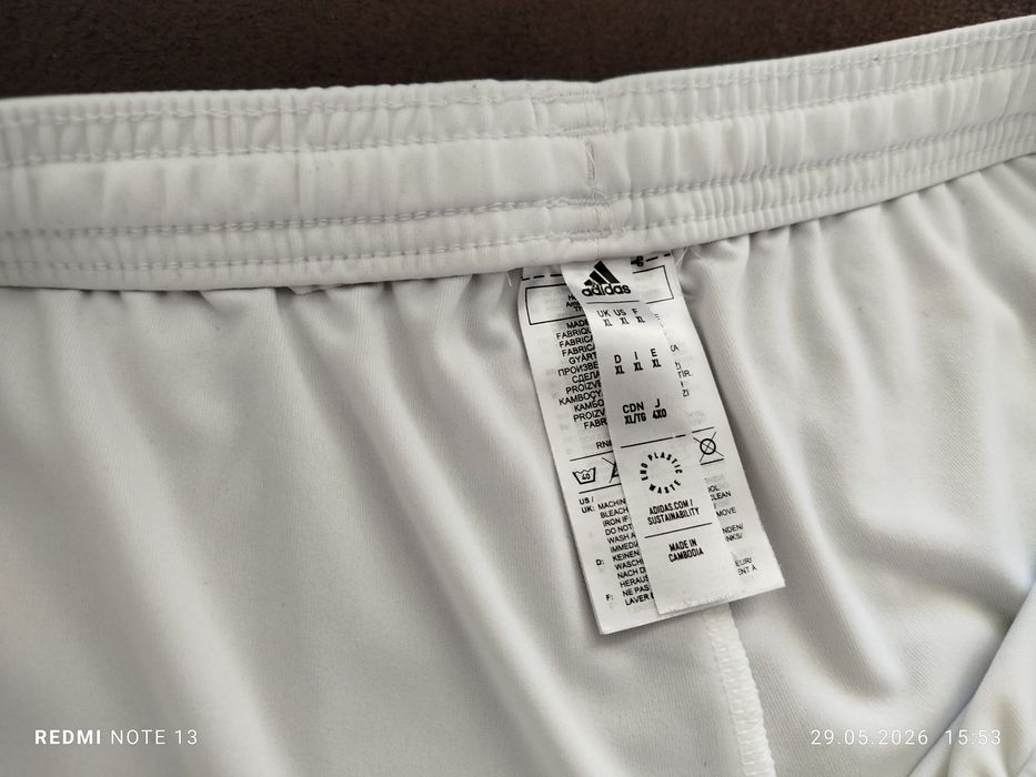 Къси спортни гащи Адидас  XL