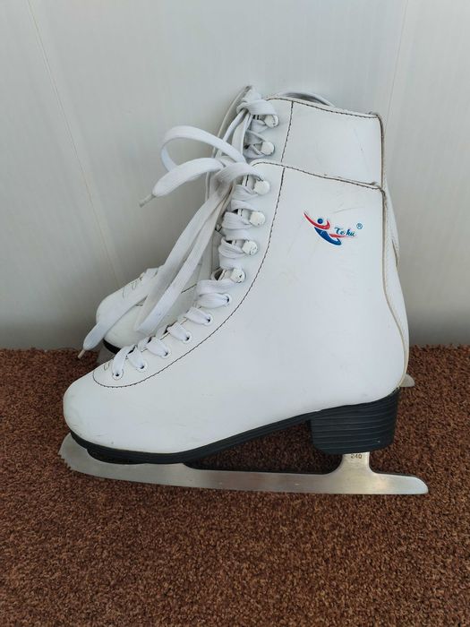 Коньки фигурные отличные