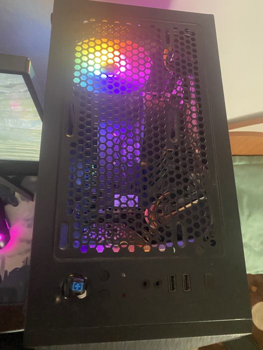 Vand pc gamin URGENT IEFTIN
