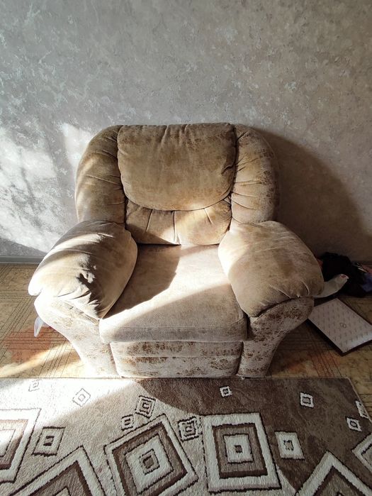 Продам мягкое кресло