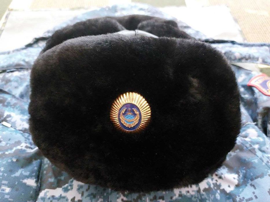 Продам бушлат, камуфляж, берцы, сумку планшет
