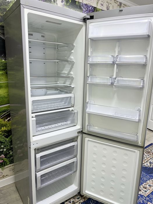 Продам Холодильник с Машинкой