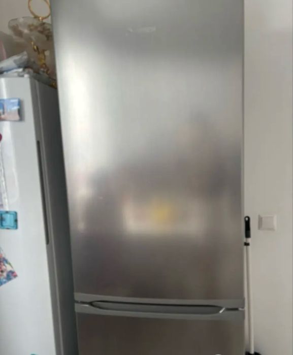 Продаж холодильник
