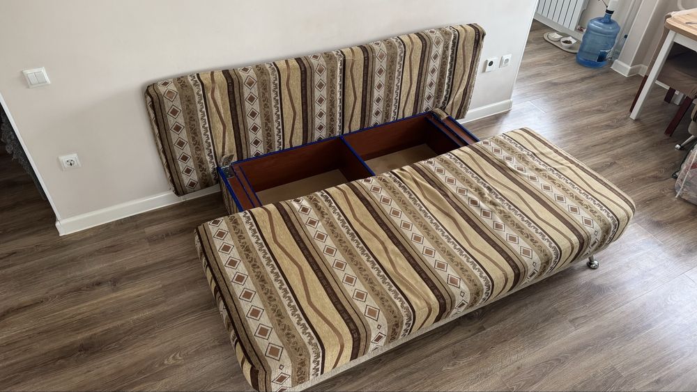 Диван раскладной б/у