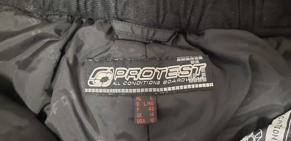 Protest-Много Запазен